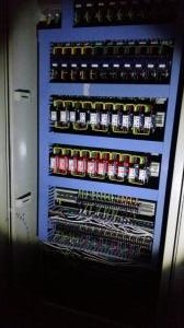 強(qiáng)電控制柜