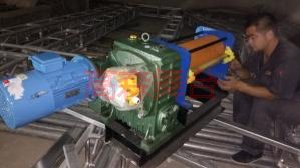 超重型單排繞吊桿機(jī)